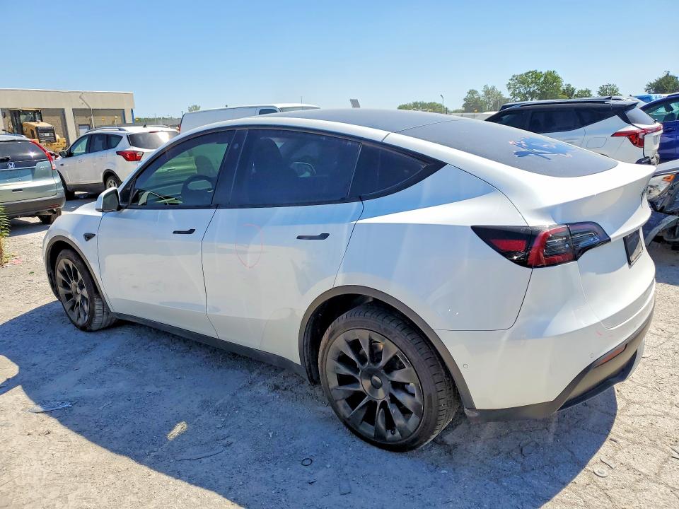 Photo 2 from auction – 2022 TESLA MODEL Y with VIN 7SAYGDEE2NF413284