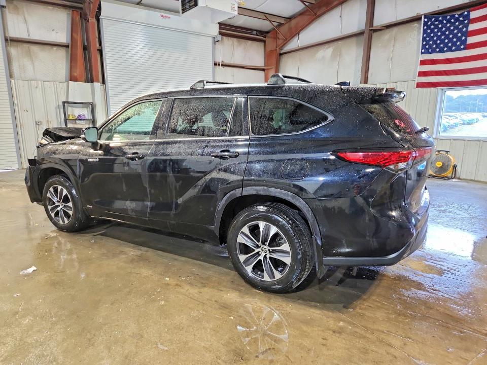 Photo 2 from auction – 2021 TOYOTA HIGHLANDER with VIN 5TDGBRCH9MS528878