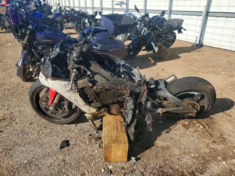 Photo 3 from auction – 2016 YAMAHA YZFR1S with VIN JYARN42E0GA000847