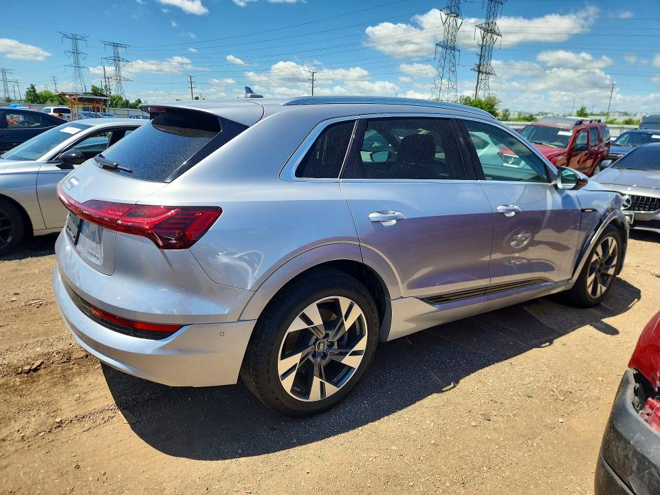 Photo 3 from auction – 2022 AUDI E-TRON with VIN WA1LAAGE7NB014307