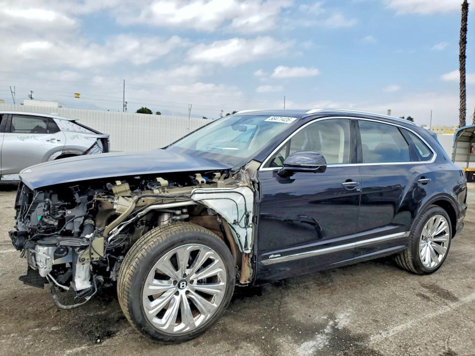 BENTLEY BENTAYGA 2025 с VIN SJAAT2ZV3SC028786 - Фото с аукциона
