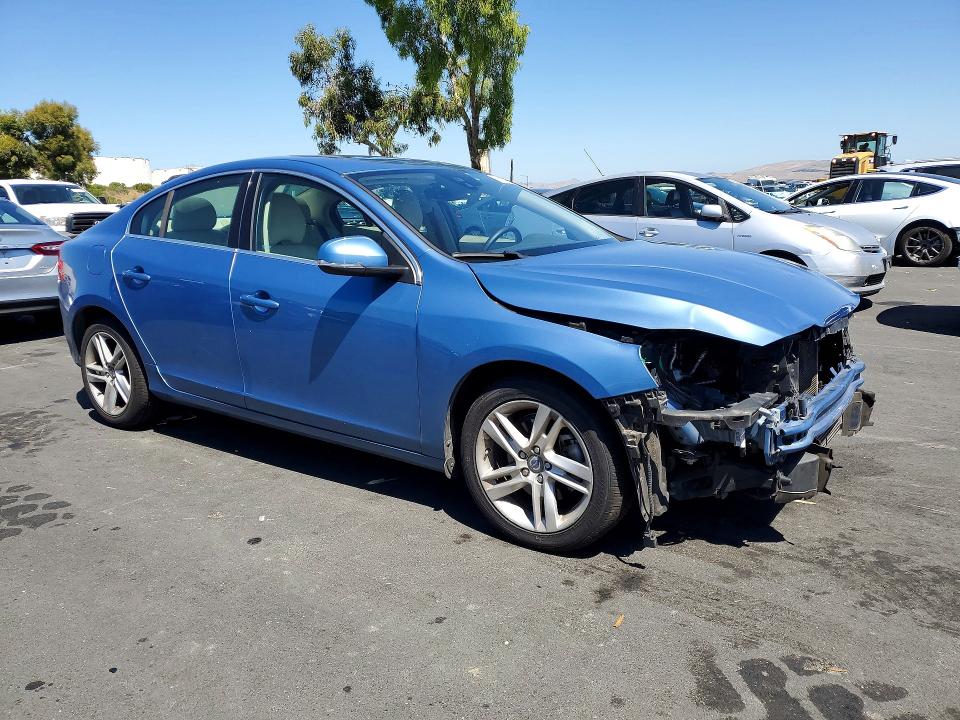 Photo 4 from auction – 2015 VOLVO S60 with VIN YV126MFK2F1348581