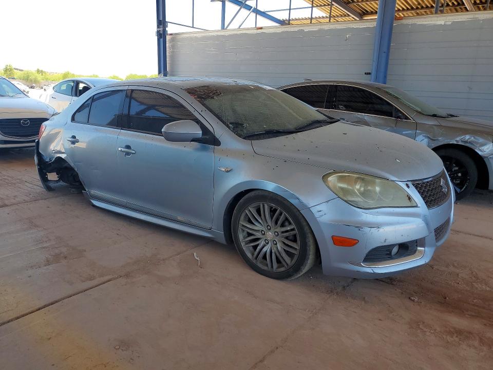 Photo 4 from auction – 2011 SUZUKI KIZASHI with VIN JS2RF9A82B6110147