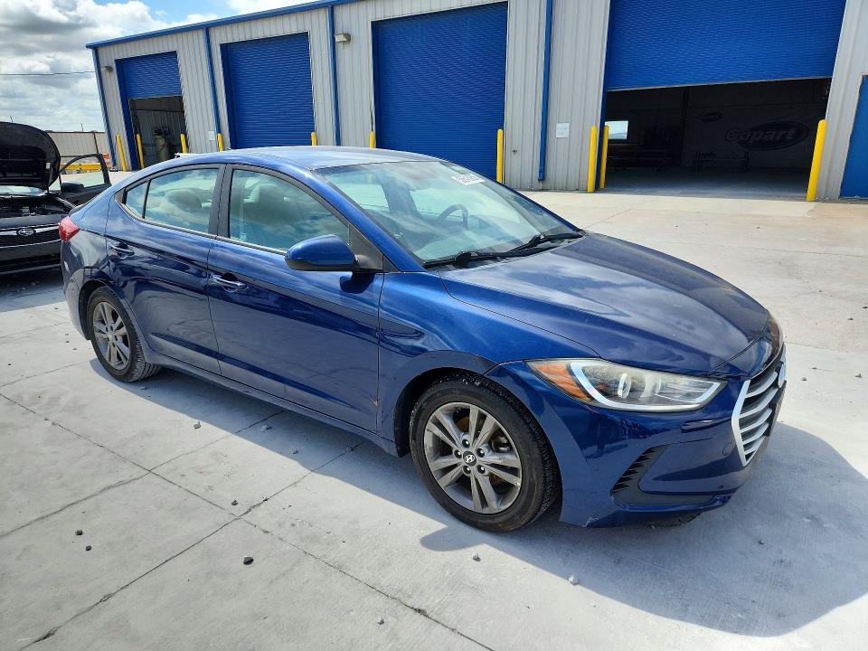 Photo 4 from auction – 2017 HYUNDAI ELANTRA with VIN 5NPD84LF6HH091453