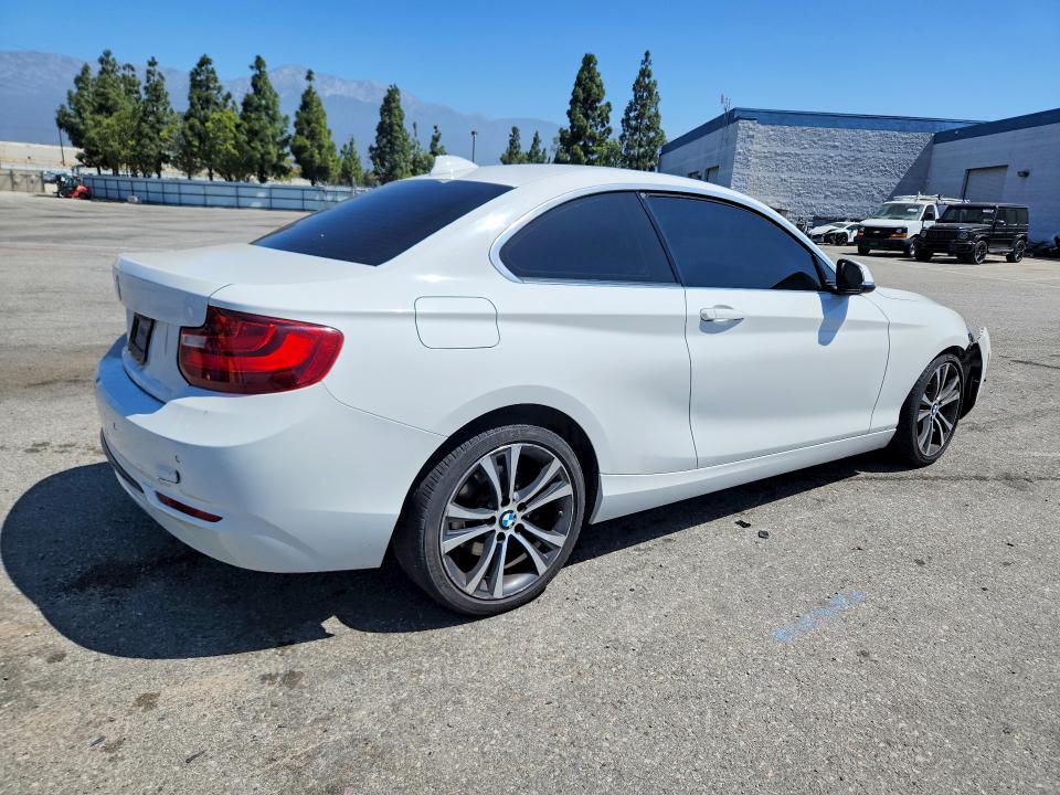 Foto 3 de la subasta – 2016 BMW 228 con VIN WBA1F9C55GV546317