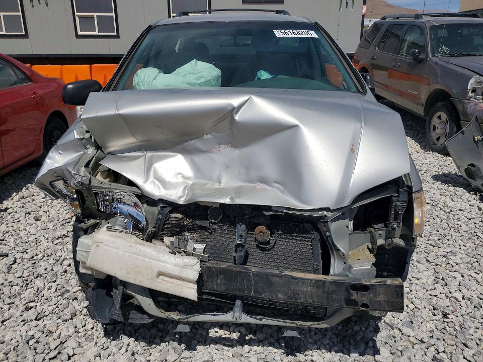 Photo 5 from auction – 2001 TOYOTA SIENNA with VIN 4T3ZF13C41U399378