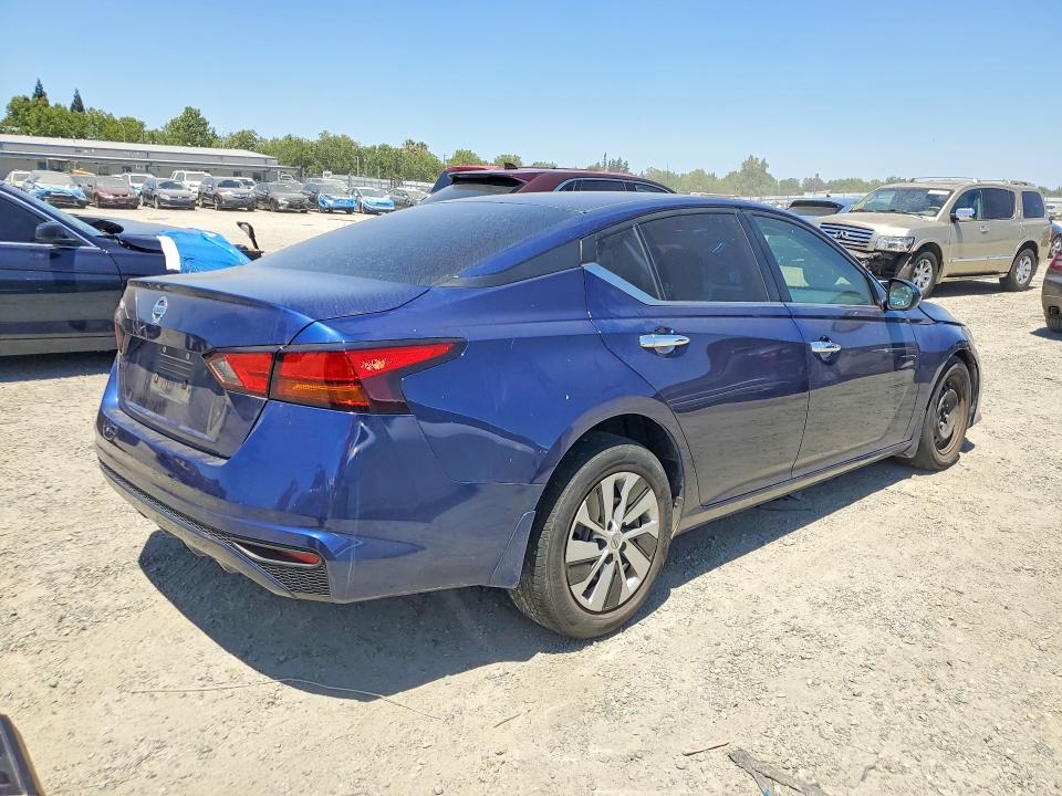 Photo 3 from auction – 2022 NISSAN ALTIMA with VIN 1N4BL4BV2NN424070