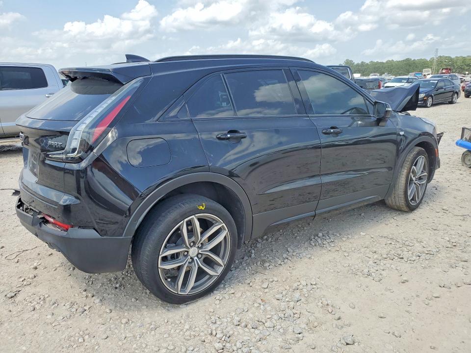 Photo 3 from auction – 2022 CADILLAC XT4 with VIN 1GYFZER40NF166648