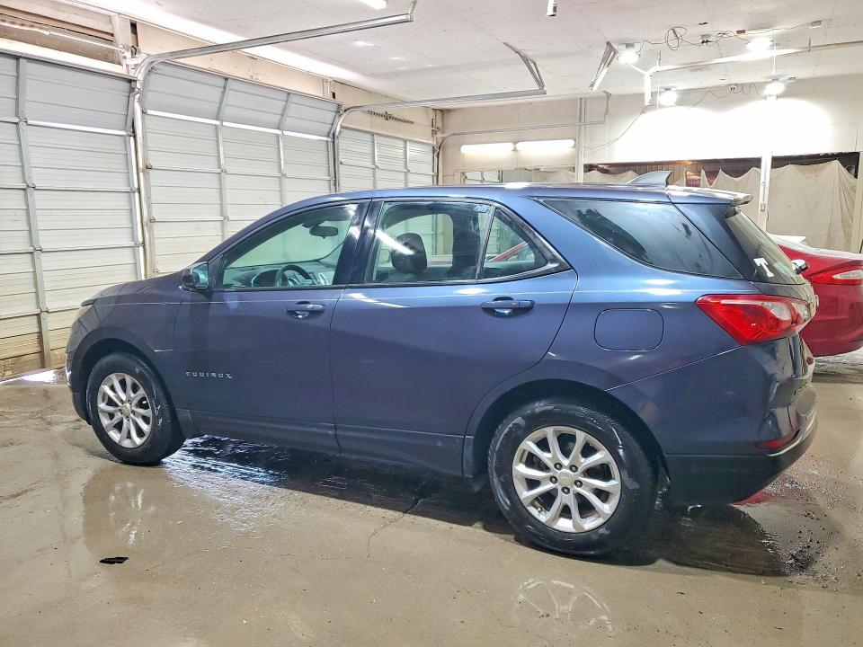 Photo 2 from auction – 2018 CHEVROLET EQUINOX with VIN 3GNAXHEV5JS540979