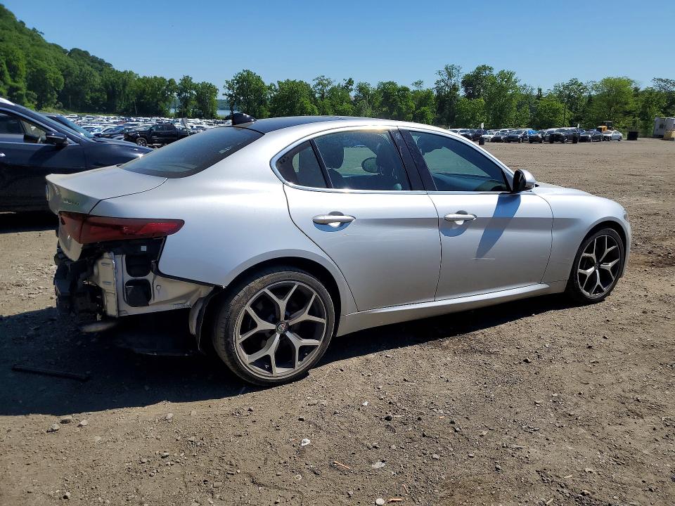 Photo 3 from auction – 2019 ALFA ROMEO GIULIA with VIN ZARFANAN9K7609134