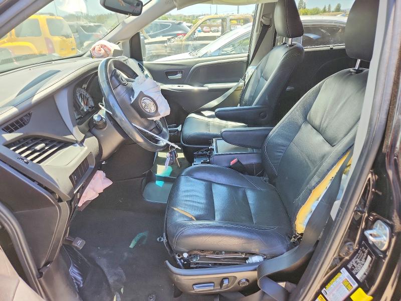 Photo 7 from auction – 2017 TOYOTA SIENNA with VIN 5TDXZ3DC8HS777853