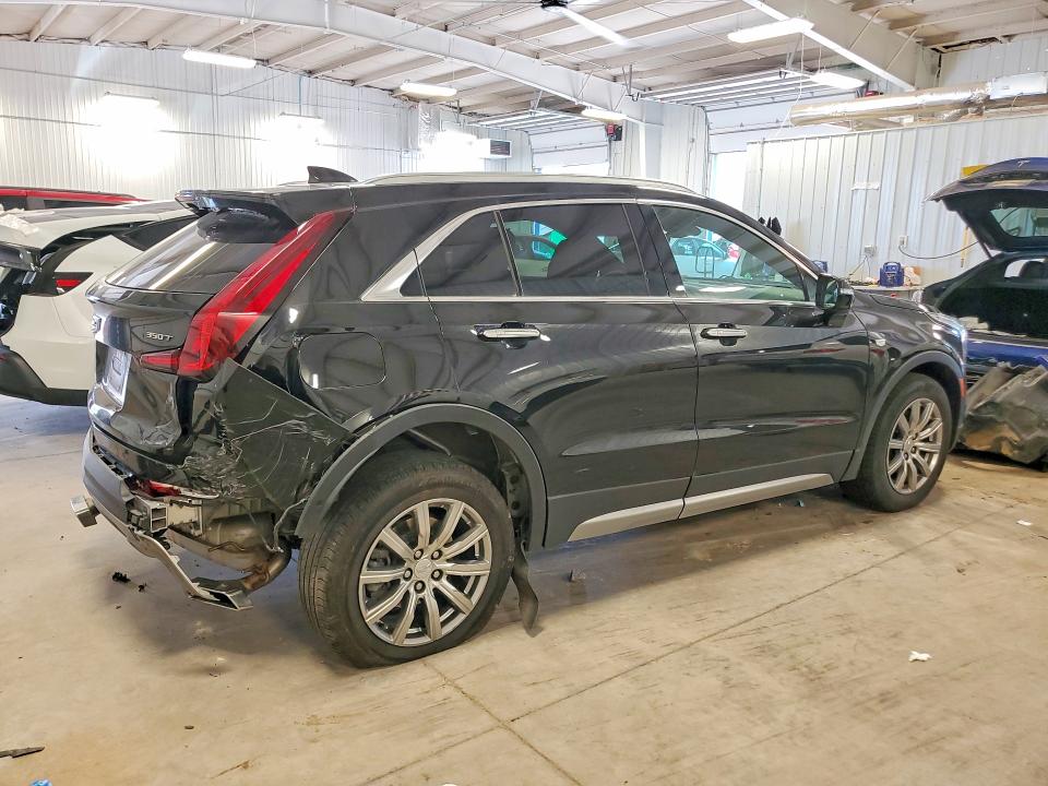 Photo 3 from auction – 2022 CADILLAC XT4 with VIN 1GYFZDR42NF119261