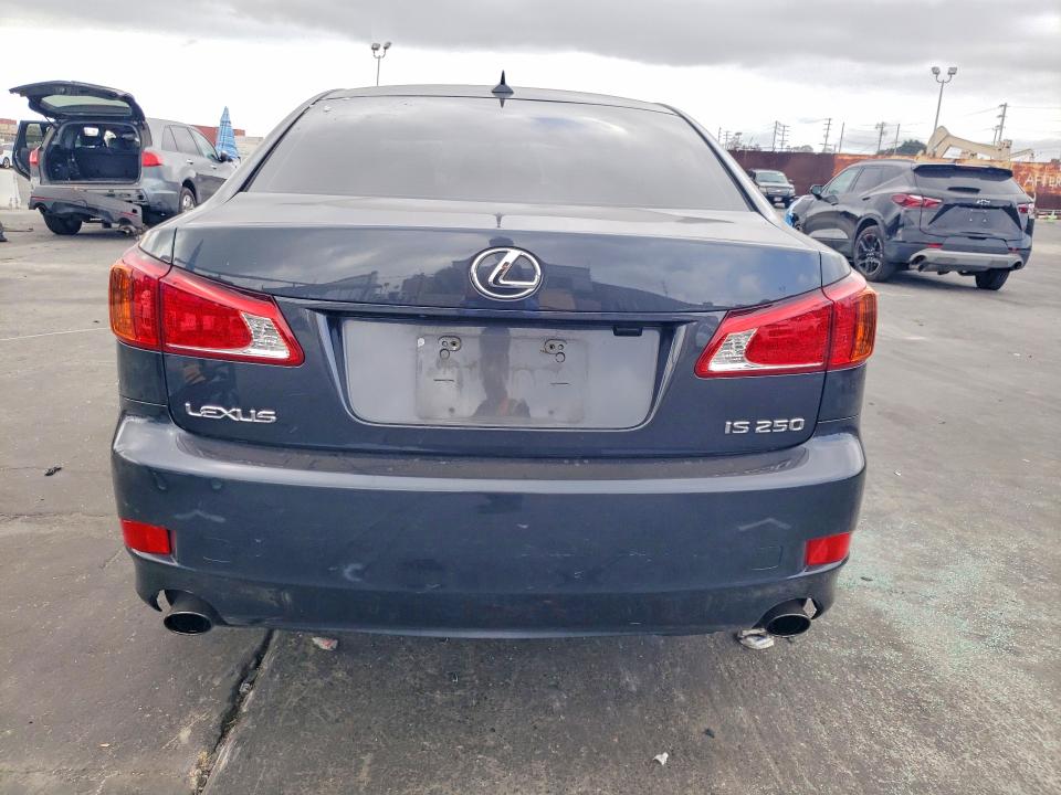Photo 6 from auction – 2010 LEXUS IS with VIN JTHBF5C24A2094325