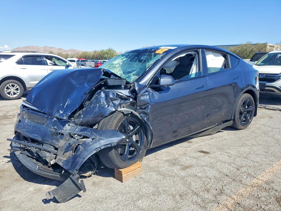 TESLA MODEL Y 2026 with VIN 7SAYGDEE2TF391588 - Photo from auction