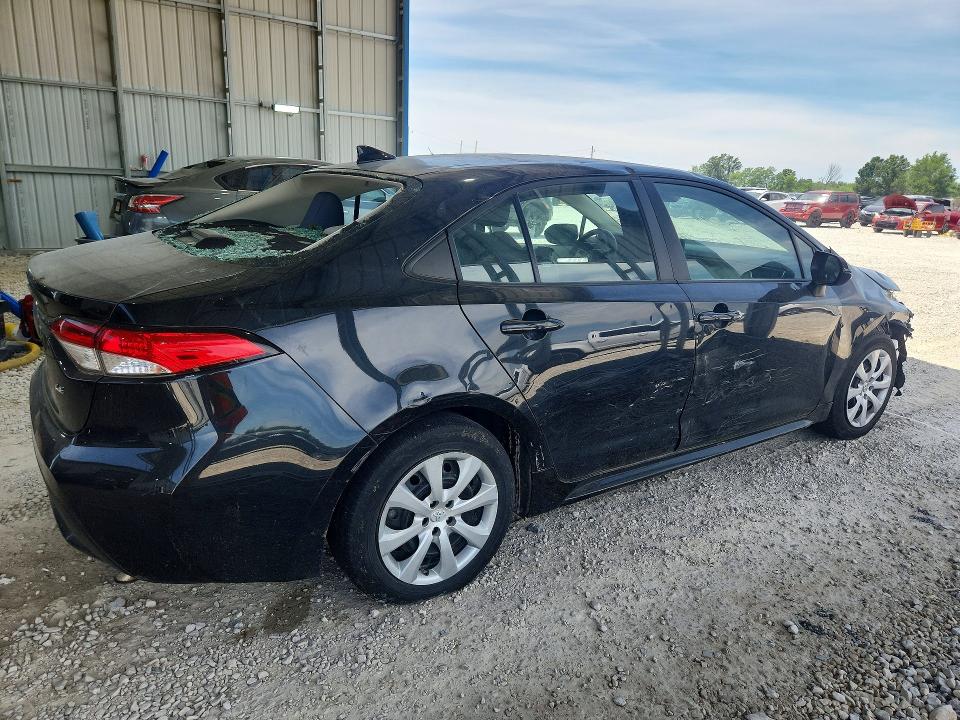 Photo 3 from auction – 2022 TOYOTA COROLLA with VIN 5YFEPMAE2NP330075