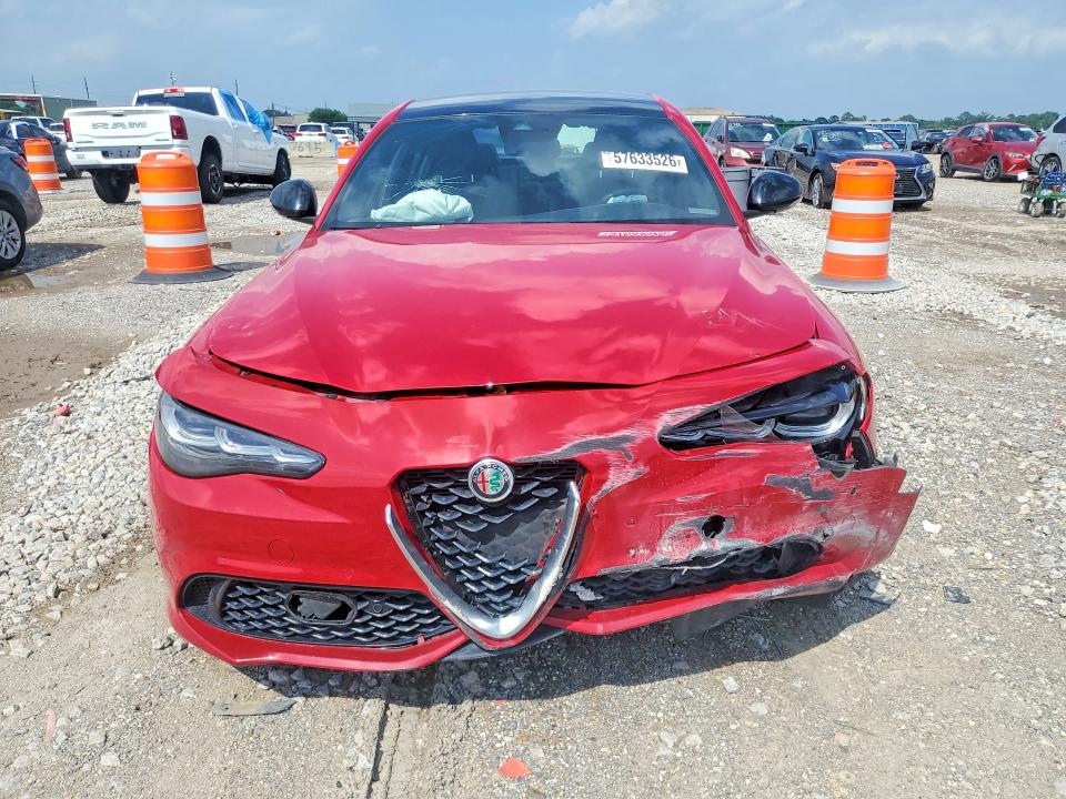 Photo 5 from auction – 2024 ALFA ROMEO GIULIA with VIN ZARFANBN7R7680342