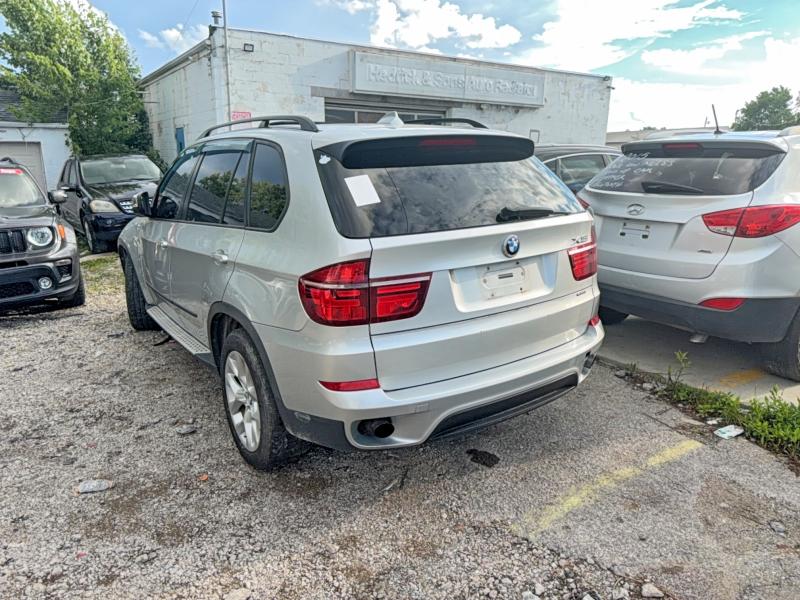 Photo 3 from auction – 2011 BMW X5 with VIN 5UXZV4C56BL408820