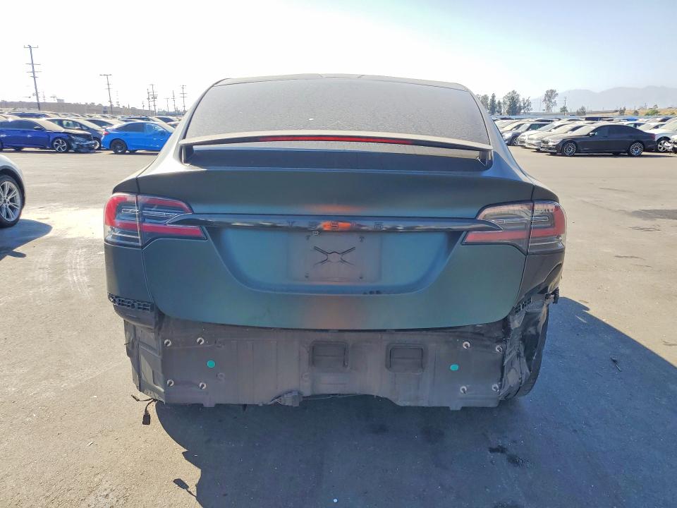 Photo 6 from auction – 2016 TESLA MODEL X with VIN 5YJXCAE21GF015625