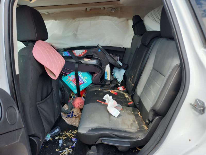 Photo 11 from auction – 2016 FORD ESCAPE with VIN 1FMCU9GX1GUA58075