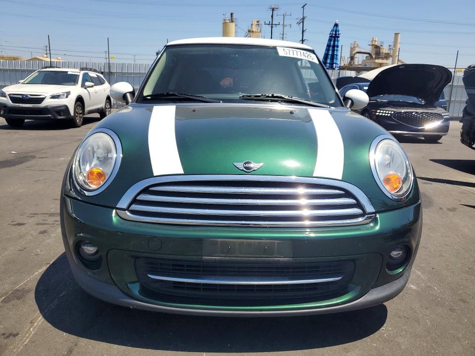 Photo 5 from auction – 2011 MINI COOPER with VIN WMWSU3C50BT095129