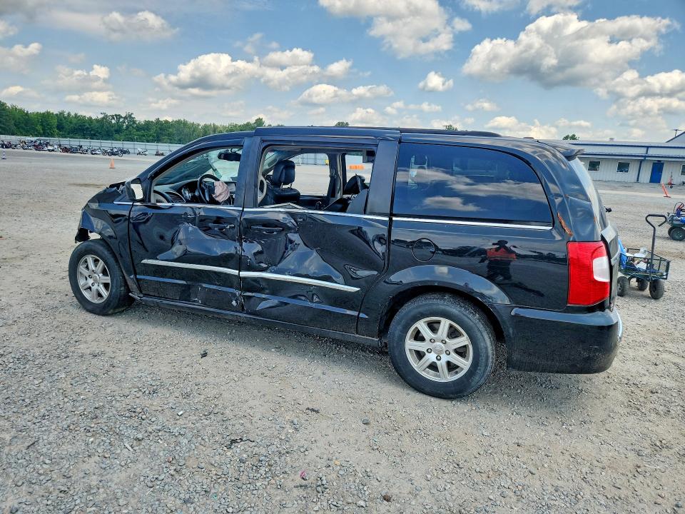 Photo 2 from auction – 2012 CHRYSLER TOWN & COUNTRY with VIN 2C4RC1BG3CR228308