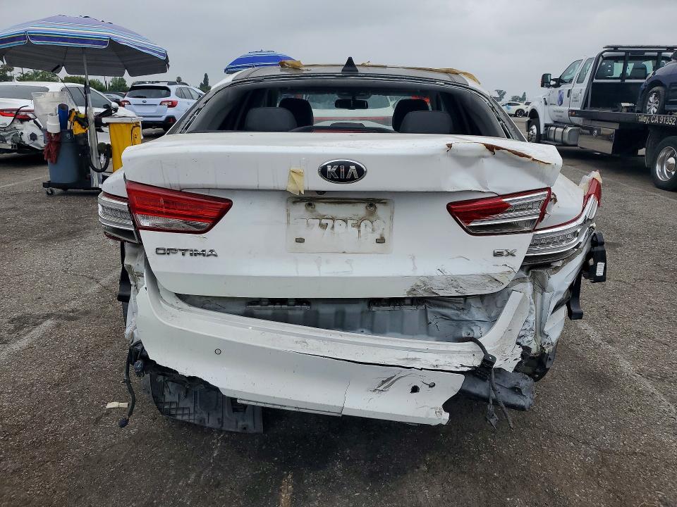 صورة رقم 6 من المزاد - 2017 KIA OPTIMA مع VIN 5XXGU4L33HG153675