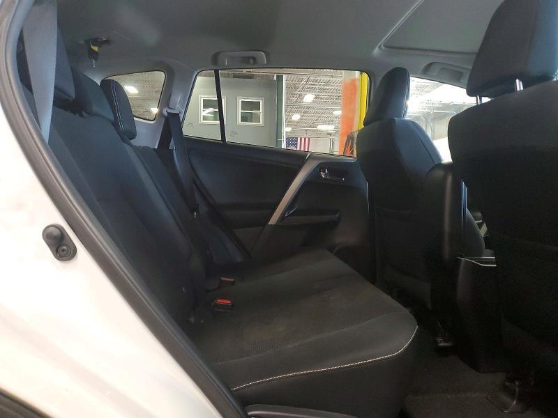 Photo 11 from auction – 2016 TOYOTA RAV4 with VIN 2T3RFREV2GW510628