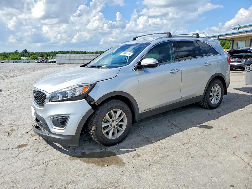 KIA SORENTO 2017 مع رقم تعريف المركبة 5XYPGDA59HG240715 - صورة من المزاد