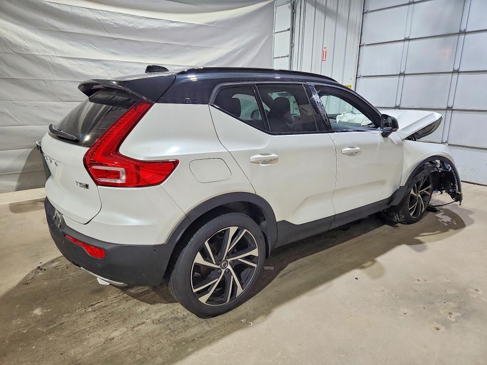 Photo 3 from auction – 2019 VOLVO XC40 with VIN YV4162UM3K2122724
