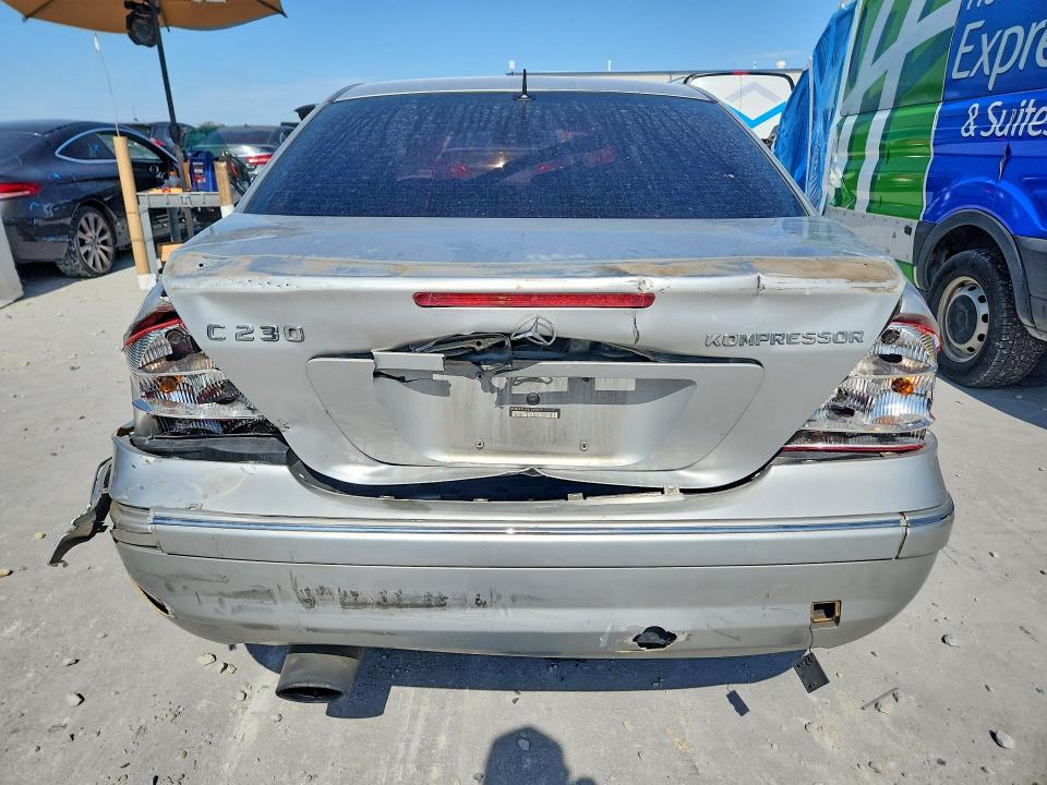 Photo 6 from auction – 2005 MERCEDES-BENZ C with VIN WDBRF40J95F595875