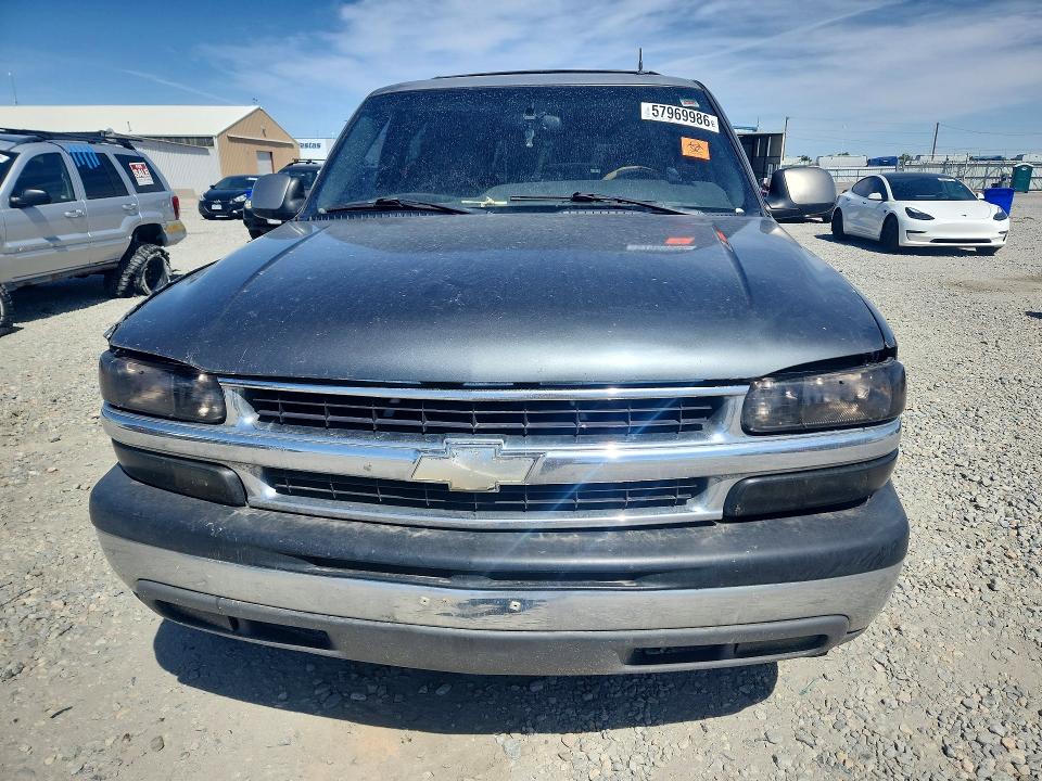 Photo 5 from auction – 2002 CHEVROLET SUBURBAN with VIN 1GNFK16Z52J217452