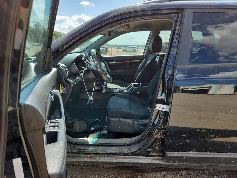Photo 13 from auction – 2014 KIA SORENTO with VIN 5XYKT4A7XEG511672