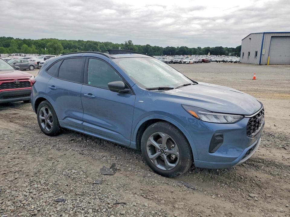 Photo 4 from auction – 2023 FORD ESCAPE with VIN 1FMCU0MN9PUA98032