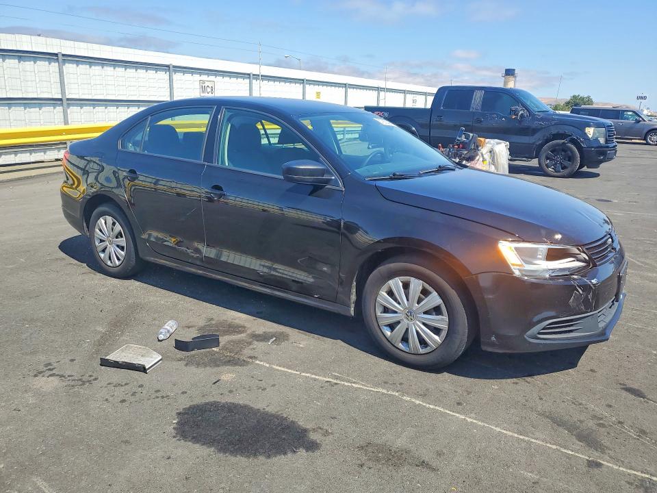 Photo 4 from auction – 2014 VOLKSWAGEN JETTA with VIN 3VW2K7AJ0EM404405