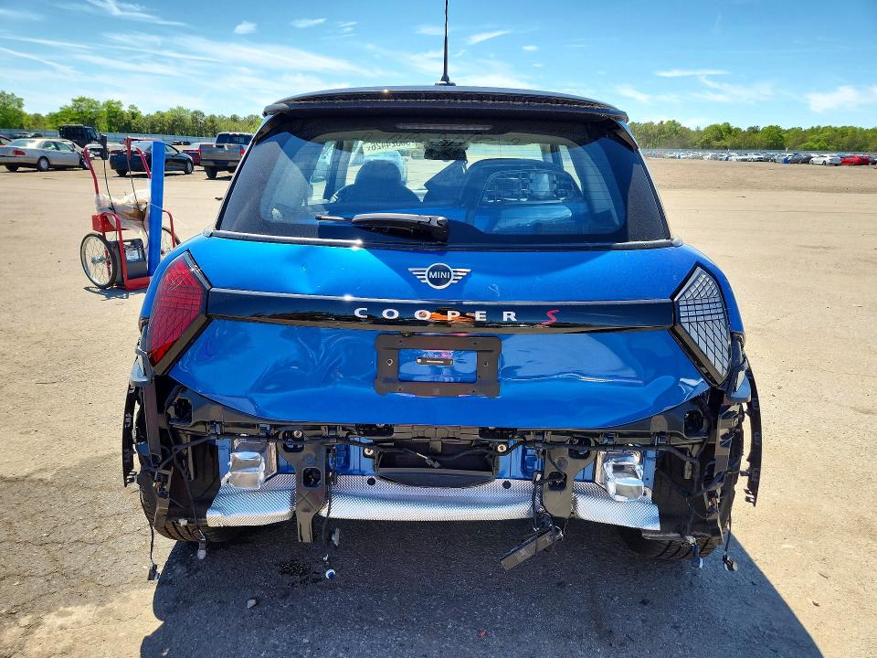 Photo 6 from auction – 2025 MINI COOPER with VIN WMW23GD01S2W68400