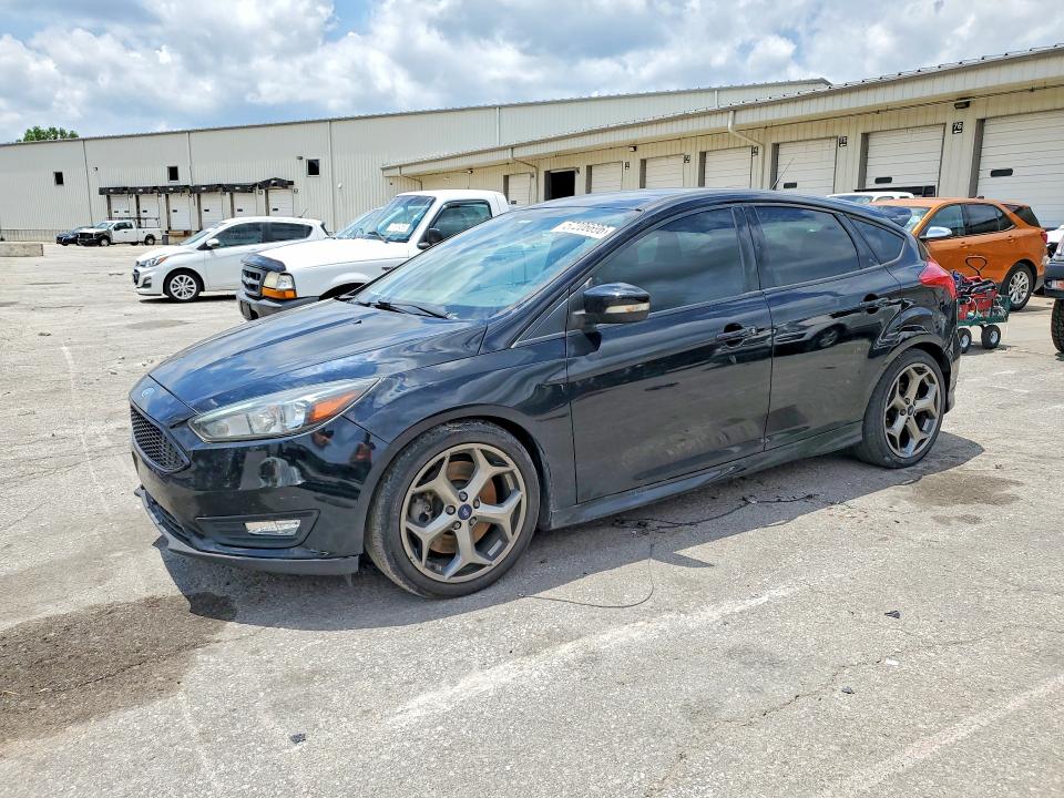 FORD FOCUS 2017 with VIN 1FADP3L92HL237128 - Photo from auction