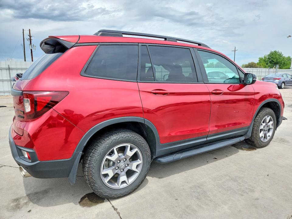 Photo 3 from auction – 2023 HONDA PASSPORT with VIN 5FNYF8H60PB036436