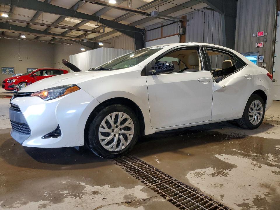 TOYOTA COROLLA 2018 with VIN 5YFBURHEXJP848492 - Photo from auction