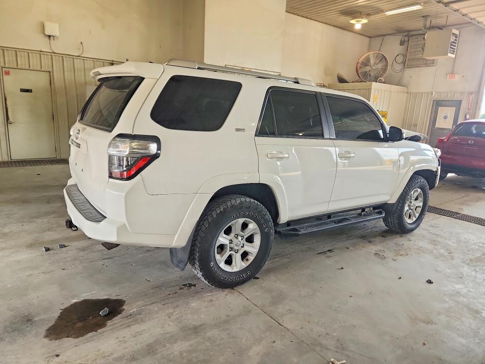 Photo 3 from auction – 2014 TOYOTA 4RUNNER with VIN JTEBU5JR3E5171127
