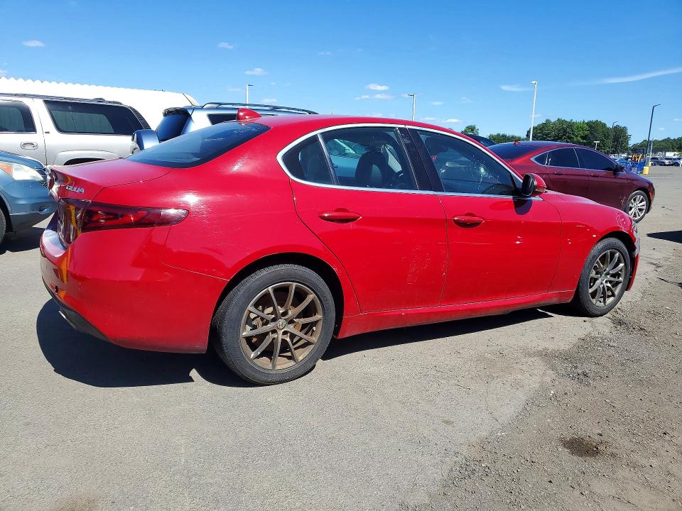 Photo 3 from auction – 2020 ALFA ROMEO GIULIA with VIN ZARFANAN9L7636898