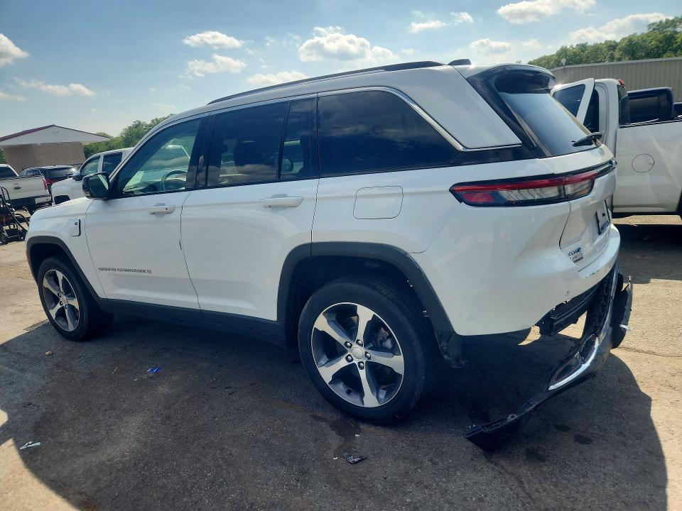 Photo 2 from auction – 2023 JEEP GRAND CHEROKEE with VIN 1C4RJYB68PC664320