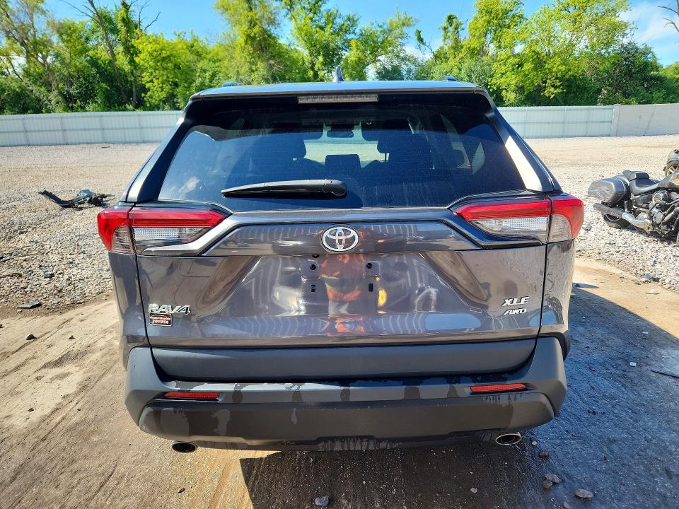 Photo 6 from auction – 2021 TOYOTA RAV4 with VIN 2T3P1RFV6MW245230