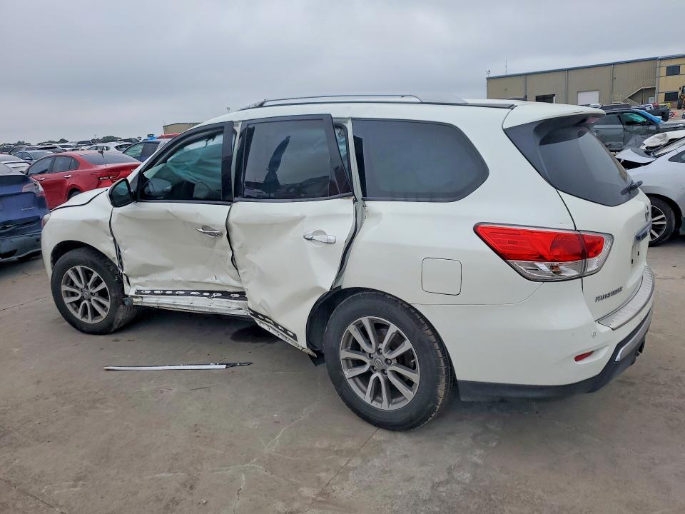 Photo 2 from auction – 2015 NISSAN PATHFINDER with VIN 5N1AR2MN4FC704524