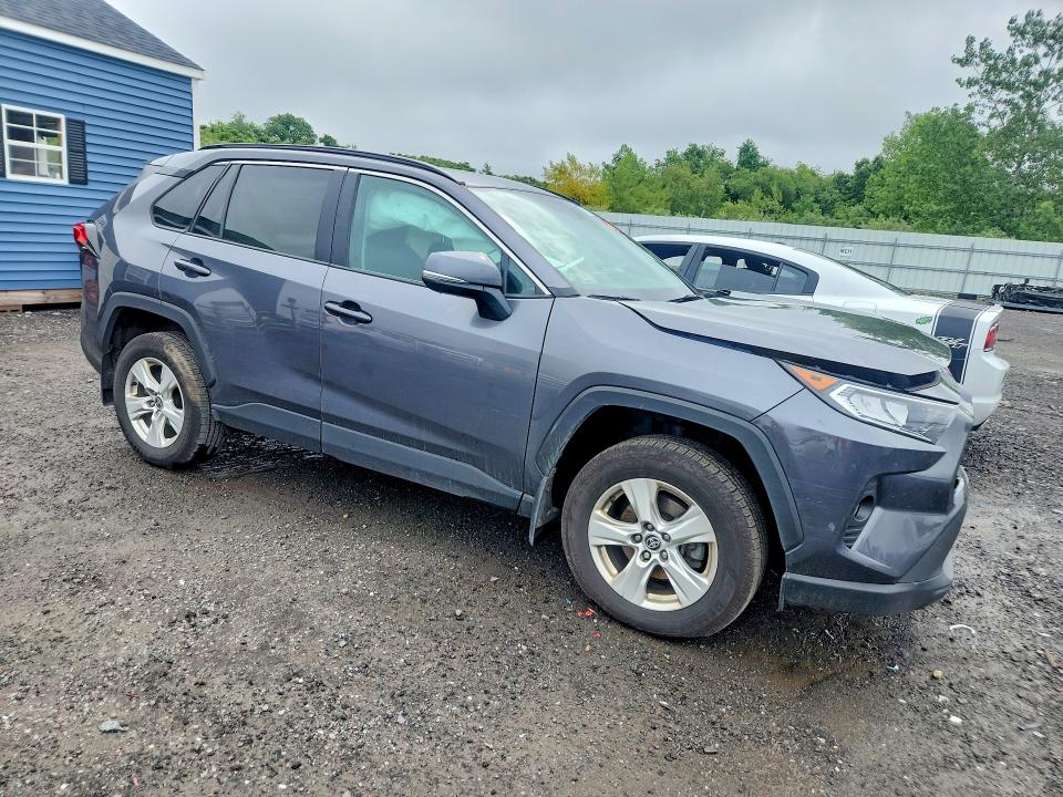 Photo 4 from auction – 2021 TOYOTA RAV4 with VIN 2T3P1RFV6MC190280