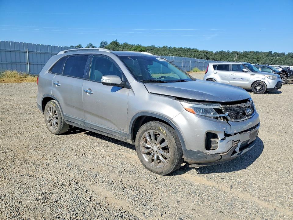 Photo 4 from auction – 2015 KIA SORENTO with VIN 5XYKTCA6XFG570997