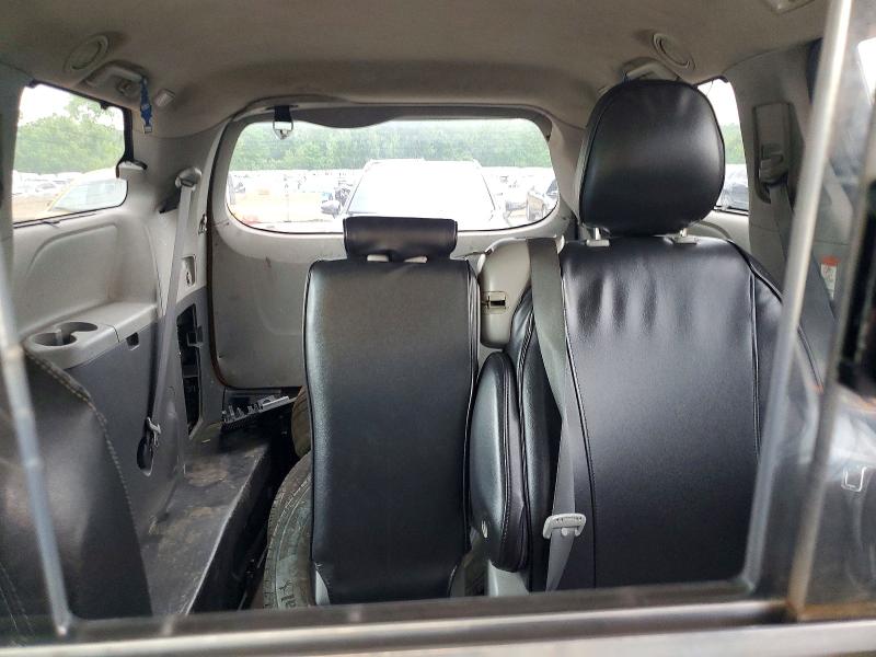 Photo 10 from auction – 2016 TOYOTA SIENNA with VIN 5TDKK3DC4GS763462