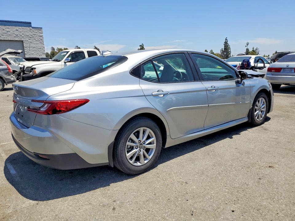Photo 3 from auction – 2026 TOYOTA CAMRY with VIN 4T1DAACK3TU699358