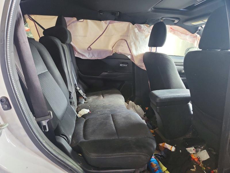 Photo 11 from auction – 2018 MITSUBISHI OUTLANDER with VIN JA4AD3A33JZ033598