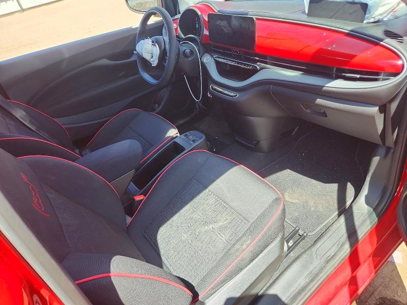 Photo 8 from auction – 2024 FIAT 500 with VIN ZFAFFAA41RX204883