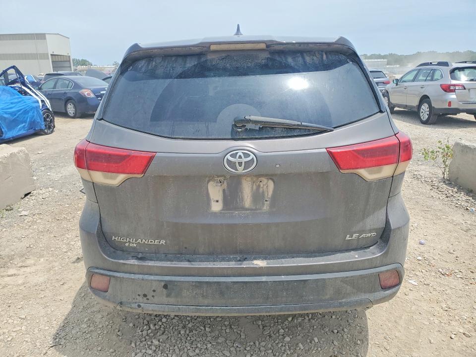 Photo 6 from auction – 2018 TOYOTA HIGHLANDER with VIN 5TDBZRFHXJS867193